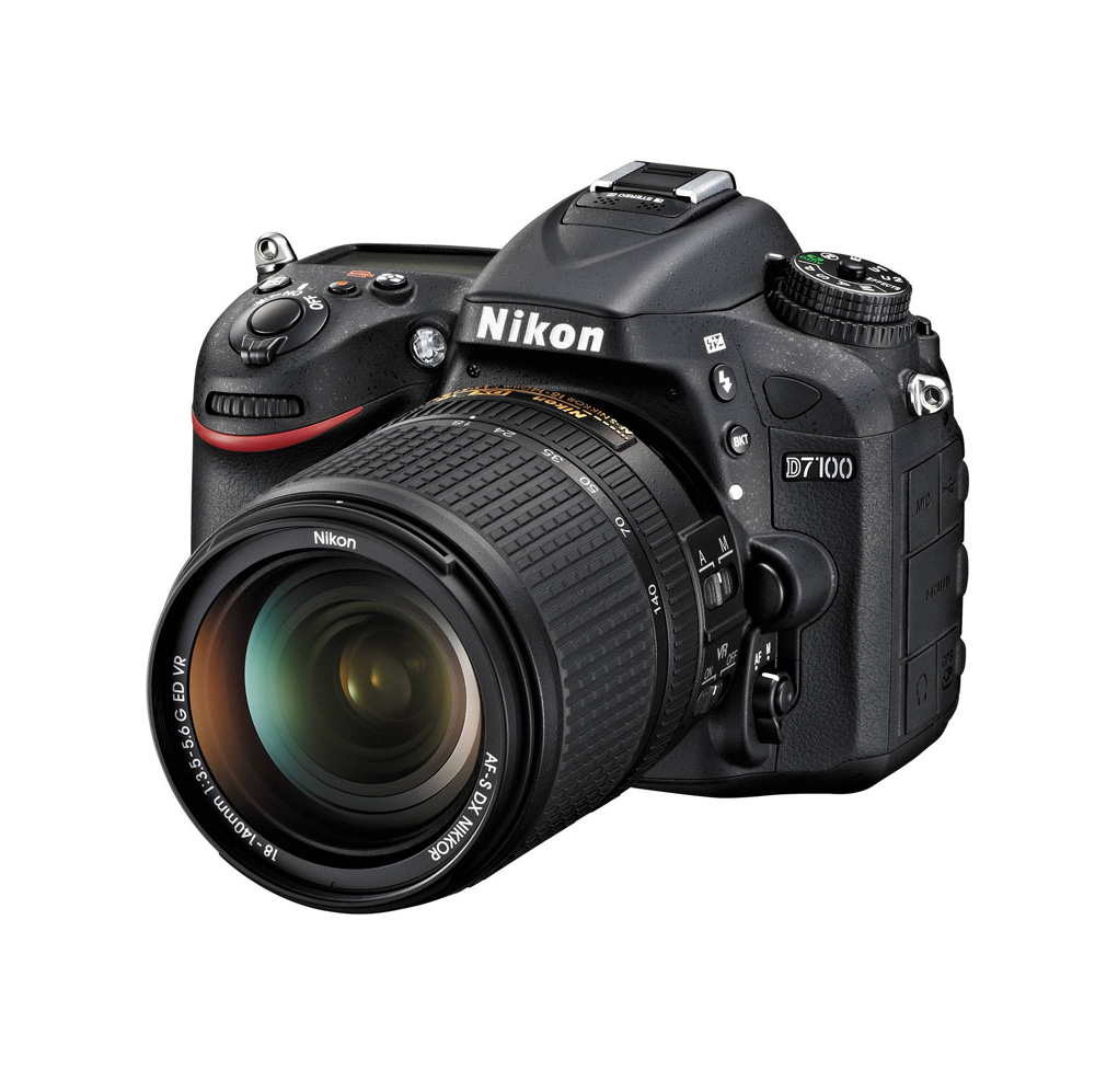 دوربین نیکون D7100  + 18-140mm VR (دست دوم)