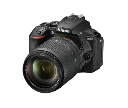 دوربین نیکون D5600 + 18-140mm VR